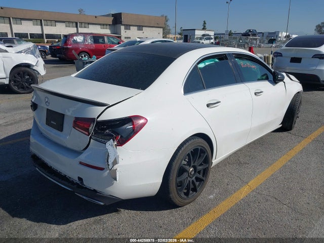 2021 MERCEDES-BENZ A 220 W1K3G4EB3MJ267861 Photo 3