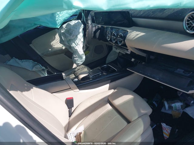 2021 MERCEDES-BENZ A 220 W1K3G4EB3MJ267861 Photo 4
