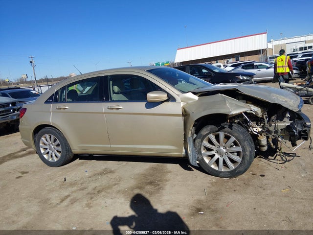2011 Chrysler 200 Touring მანქანა იყიდება აუქციონზე, vin: 1C3BC1FB7BN513089, აუქციონის ნომერი: 44259037