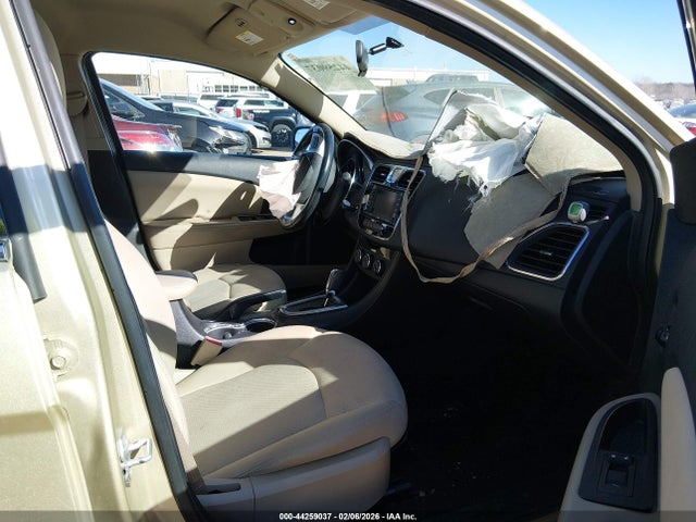 2011 Chrysler 200 Touring მანქანა იყიდება აუქციონზე, vin: 1C3BC1FB7BN513089, აუქციონის ნომერი: 44259037