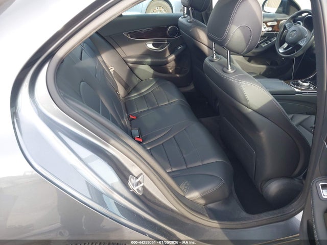 55SWF4JB3HU211236 Mercedes-Benz C 300