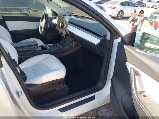 2022 TESLA MODEL Y 7SAYGDEEXNF356798 Photo 4
