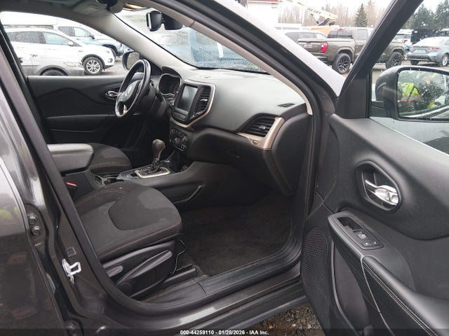 1C4PJMCS7FW768726 Jeep Cherokee Latitude