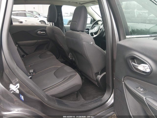 1C4PJMCS7FW768726 Jeep Cherokee Latitude