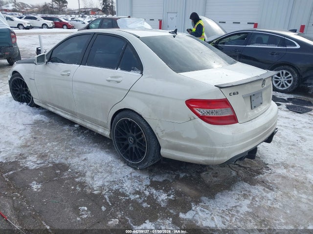 2010 MERCEDES-BENZ C 63 AMG WDDGF7HB4AF404144 Photo 2