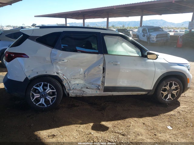 KNDERCAA6N7302721 KIA SELTOS EX