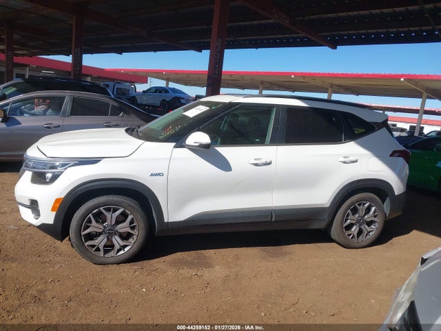 KNDERCAA6N7302721 KIA SELTOS EX