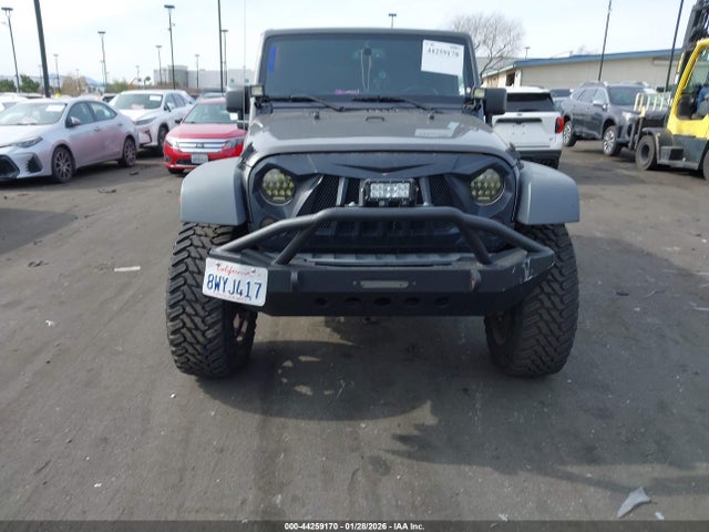 1C4BJWDG8JL874399 Jeep Wrangler Jk Unlimited Sport S 4x4