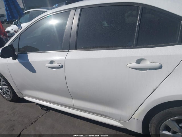 5YFEPMAE3MP172358 Toyota COROLLA LE
