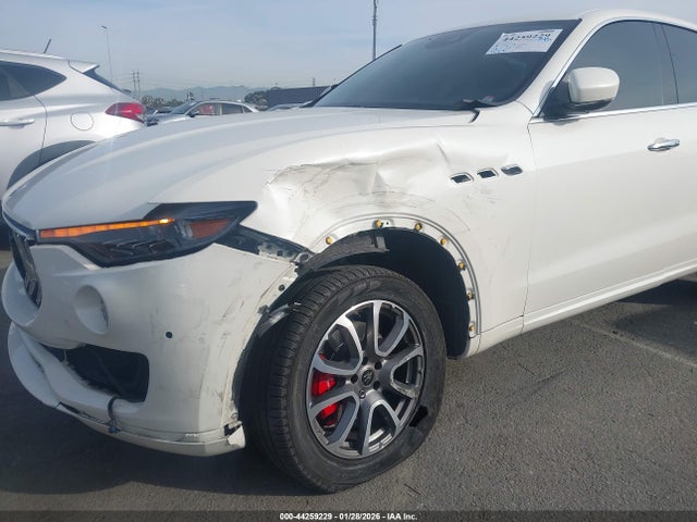 ZN661XUA8KX338953 Maserati Levante