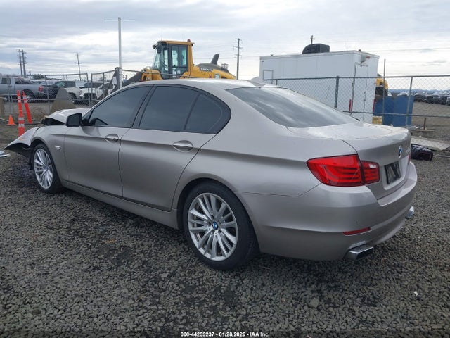 2011 BMW 5 SERIES WBAFR9C5XBC618176 Photo 2