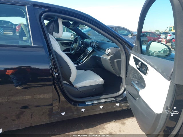 W1KAF4GB4NR057392 Mercedes-Benz C 300 Sedan
