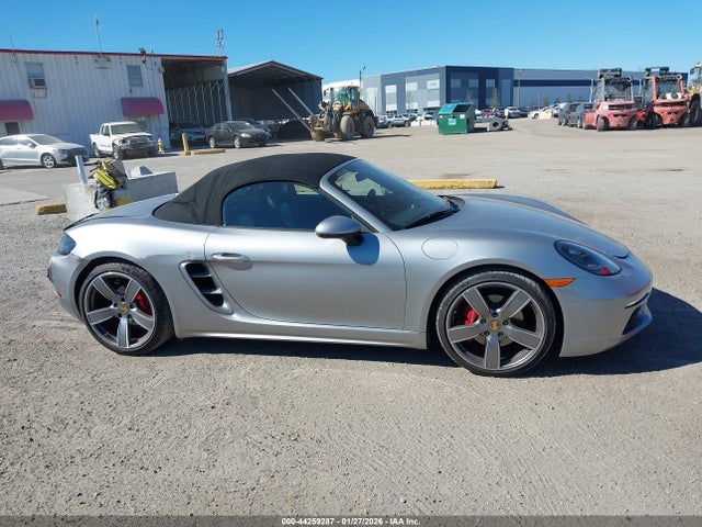 WP0CB2A85JS228301 Porsche 718 Boxster S