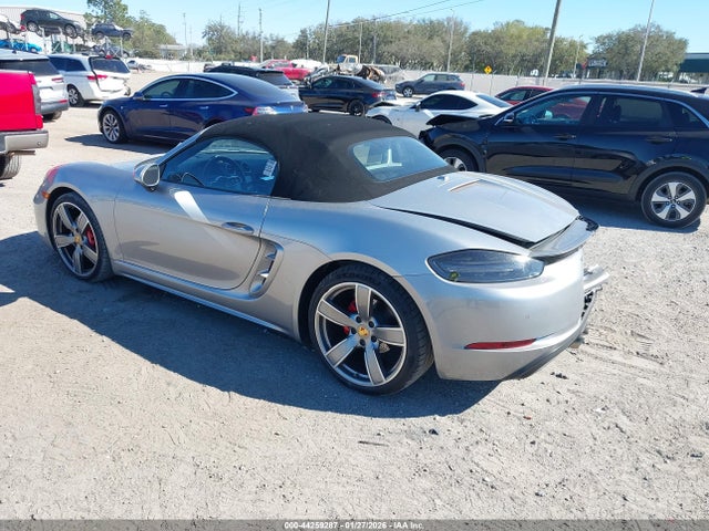 2018 PORSCHE 718 BOXSTER WP0CB2A85JS228301 Photo 2