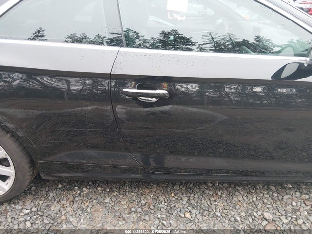 Продажа на аукционе авто 2018 Audi A5 2.0t Premium, vin: WAUNNAF57JA003860, номер лота: 44259300