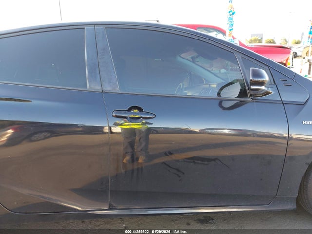 JTDKBRFU2H3040382 Toyota Prius Two