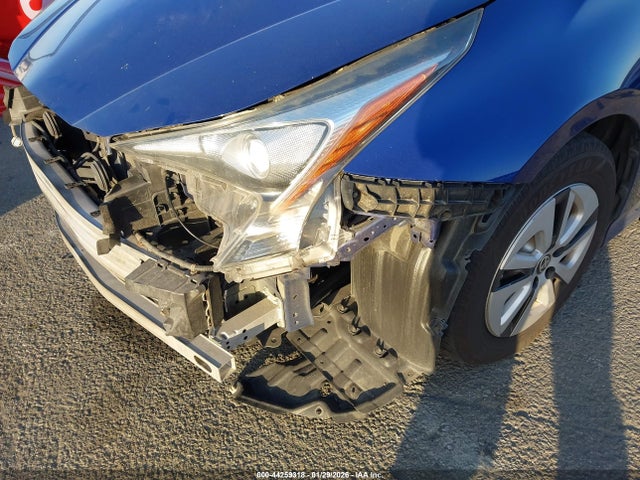 JTDKBRFU8H3047935 Toyota Prius Two