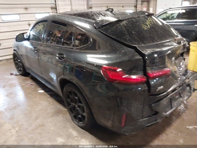 2022 BMW X4 5UX43DT0XN9L81806 Photo 2