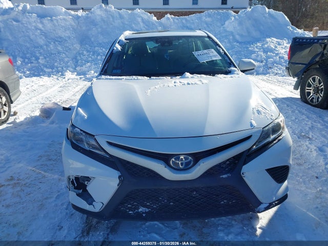 4T1B21HK2KU520142 Toyota Camry Hybrid Se