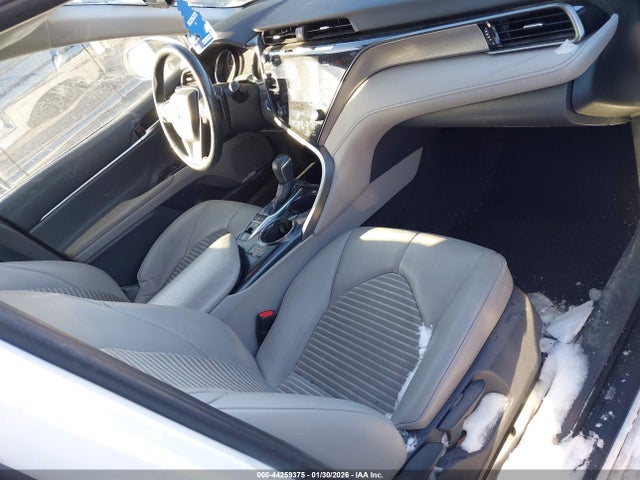 4T1B21HK2KU520142 Toyota Camry Hybrid Se