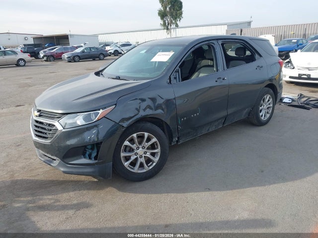 Chevrolet EQUINOX LS 2019 2GNAXHEV3K6280470 Image 2