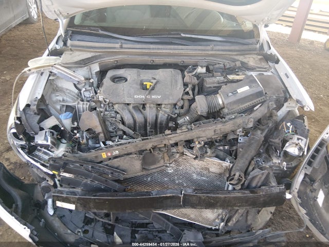 5NPD84LF0JH227923 Hyundai ELANTRA SEL