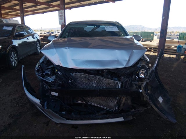 5NPD84LF0JH227923 Hyundai ELANTRA SEL