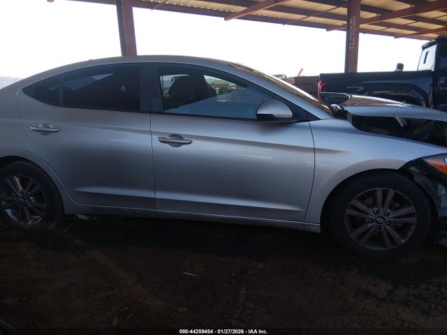 5NPD84LF0JH227923 Hyundai ELANTRA SEL