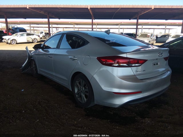 5NPD84LF0JH227923 Hyundai ELANTRA SEL