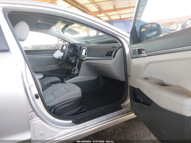 5NPD84LF0JH227923 Hyundai ELANTRA SEL