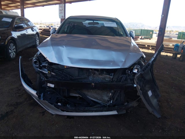 5NPD84LF0JH227923 Hyundai ELANTRA SEL