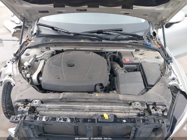 7JR102FK1KG001128 Volvo S60 T5 Momentum