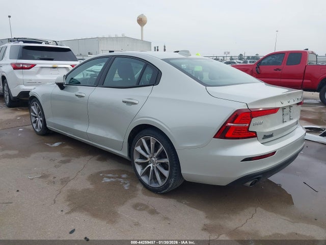 7JR102FK1KG001128 Volvo S60 T5 Momentum