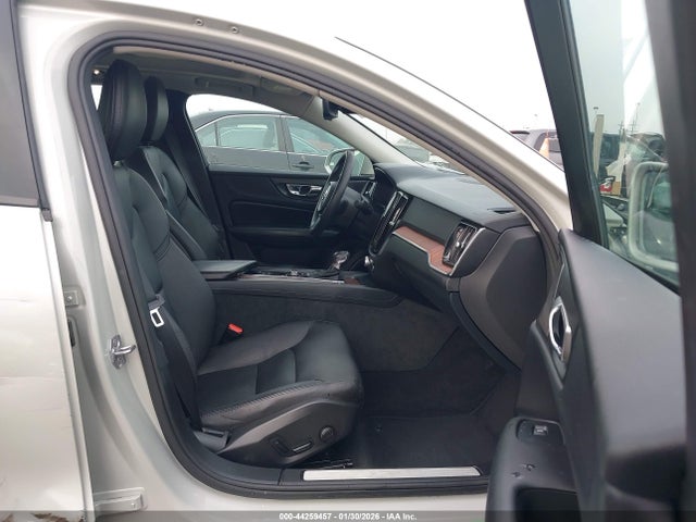 7JR102FK1KG001128 Volvo S60 T5 Momentum