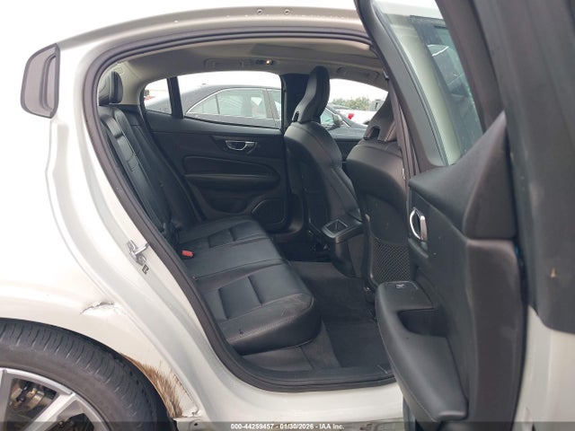 7JR102FK1KG001128 Volvo S60 T5 Momentum