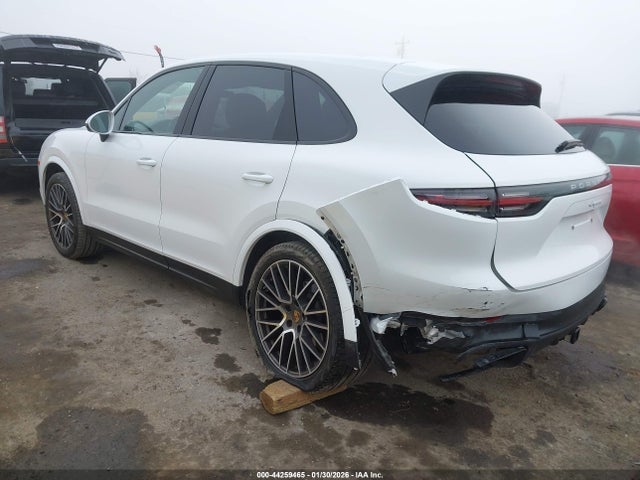 2023 PORSCHE CAYENNE WP1AA2AYXPDA07590 Photo 2