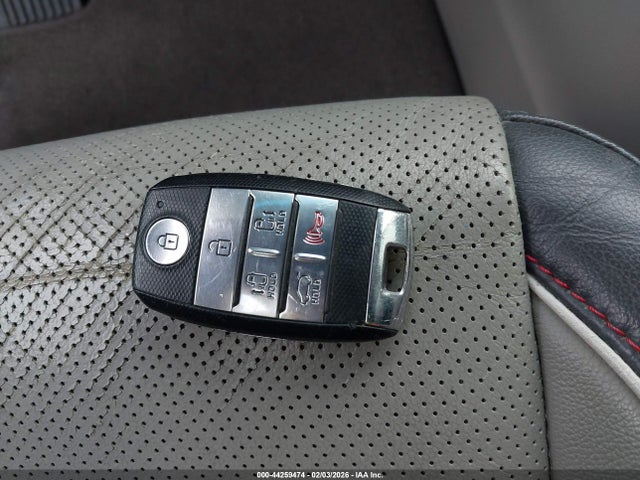KNDMB5C11H6331613 KIA SEDONA LX