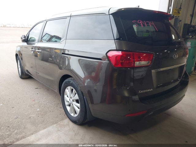 KNDMB5C11H6331613 KIA SEDONA LX