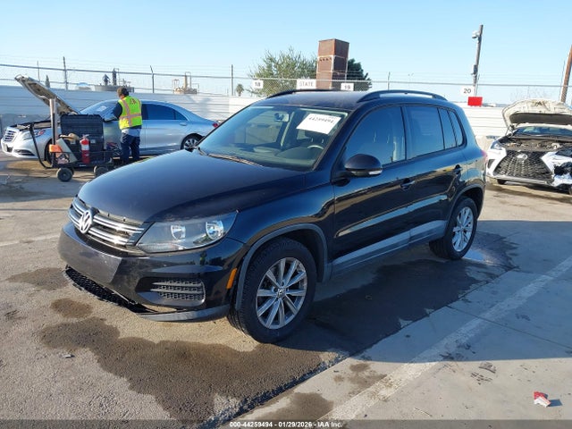 2018 VOLKSWAGEN TIGUAN LIMITED WVGAV7AX3JK002174 Photo 1