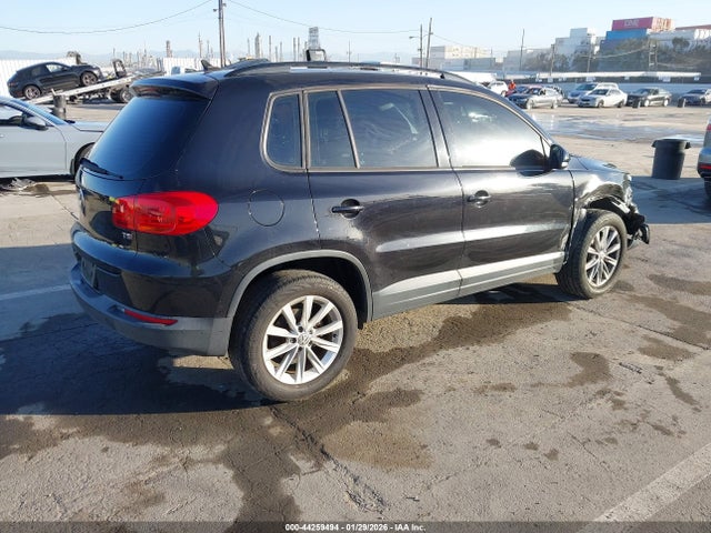 2018 VOLKSWAGEN TIGUAN LIMITED WVGAV7AX3JK002174 Photo 3