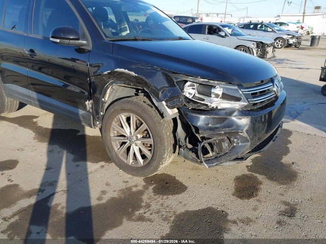 2018 VOLKSWAGEN TIGUAN LIMITED WVGAV7AX3JK002174 Photo 5