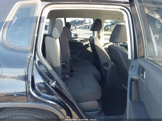 2018 VOLKSWAGEN TIGUAN LIMITED WVGAV7AX3JK002174 Photo 7