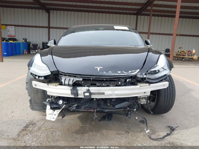 5YJ3E1EB7JF186833 Tesla Model 3 Long Range/performance