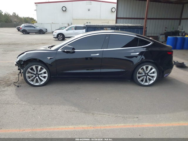 5YJ3E1EB7JF186833 Tesla Model 3 Long Range/performance