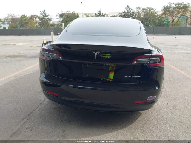 5YJ3E1EB7JF186833 Tesla Model 3 Long Range/performance