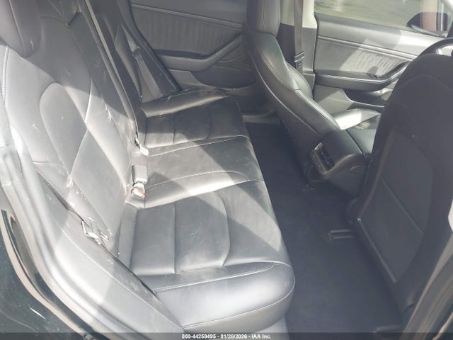 5YJ3E1EB7JF186833 Tesla Model 3 Long Range/performance