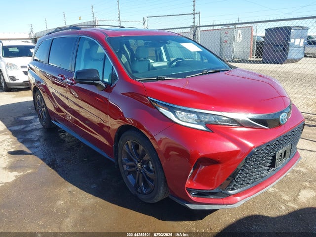 2022 TOYOTA SIENNA 5TDXRKEC9NS108947