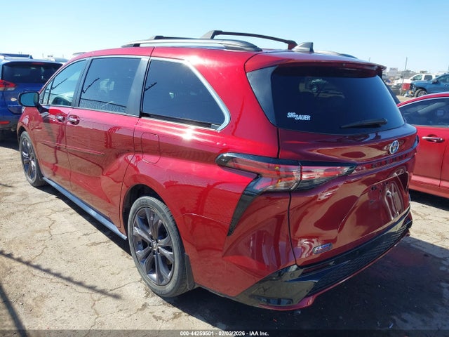 2022 TOYOTA SIENNA 5TDXRKEC9NS108947 Photo 2