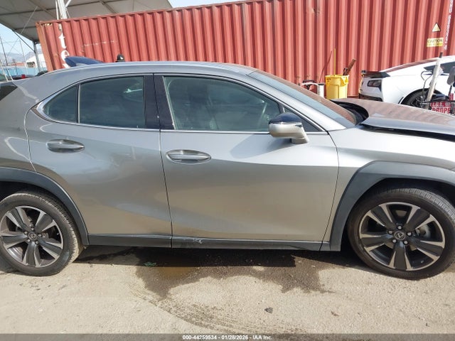 Lexus UX 200 2019 JTHY3JBH3K2000423 Image 13