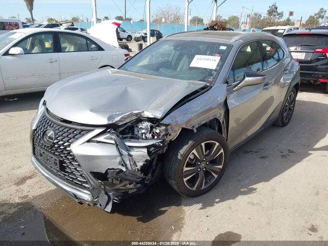Lexus UX 200 2019 JTHY3JBH3K2000423 Image 2